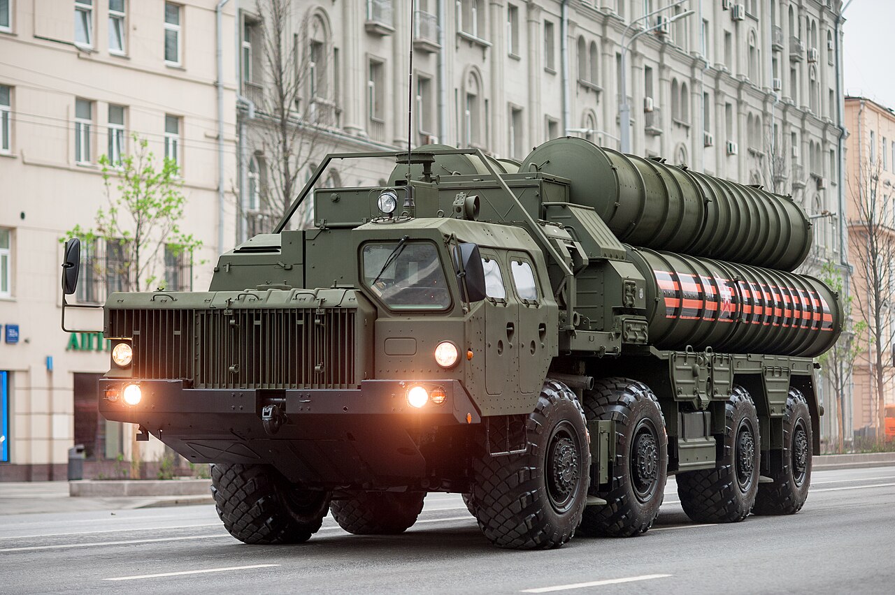 An S-400 transporter-erector-launcher vehicle carrying four missile canisters on a city street
