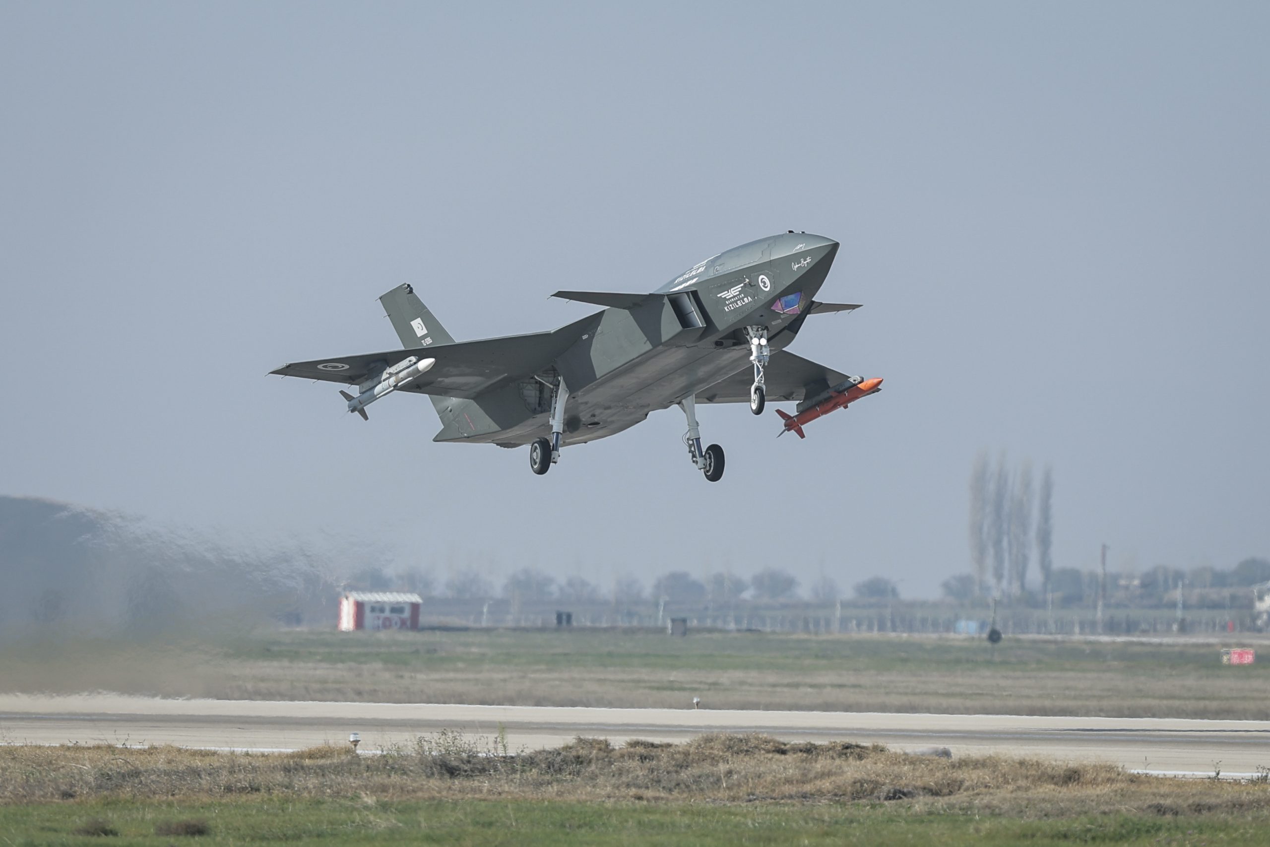 Can Türkiye’s Gökdoğan Missile Take AMRAAM’s Place on Its Fighters